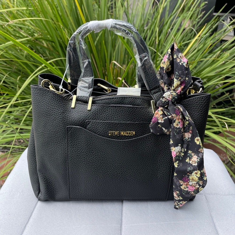 $78 Steve Madden Black and Gold Breese Crossbody Faux Leather Purse Floral Scarf